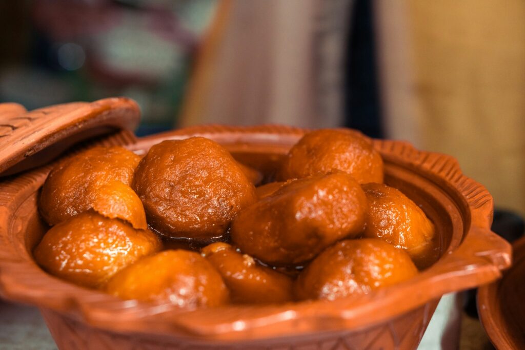 Gulab jamun in syrup